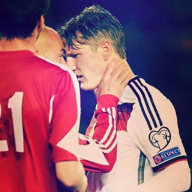 Clash of captains - Kankava and Schweinsteiger headbutt each other geotv.ge